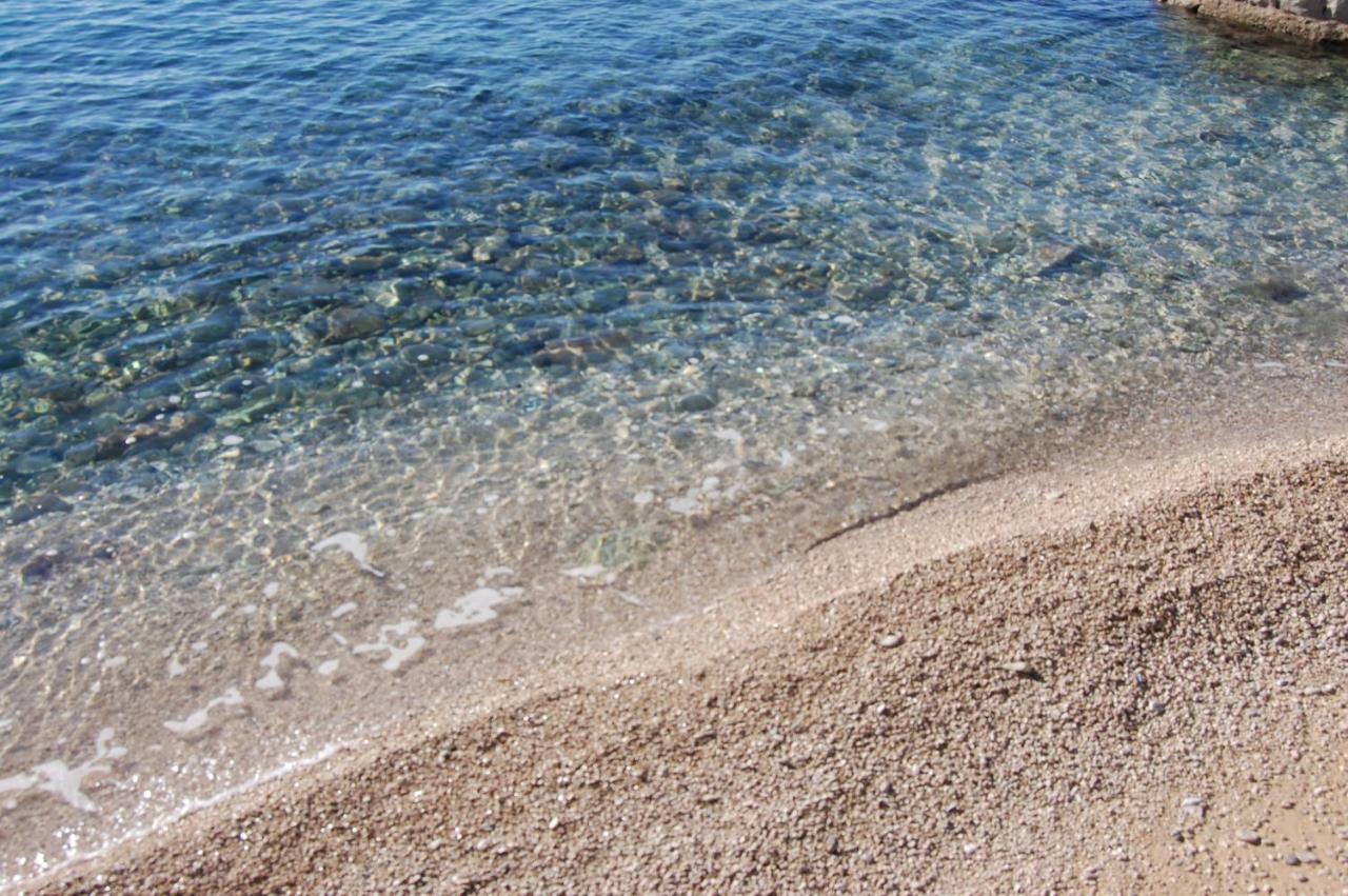 For 2 Adults And 1 Child Apartman Makarska